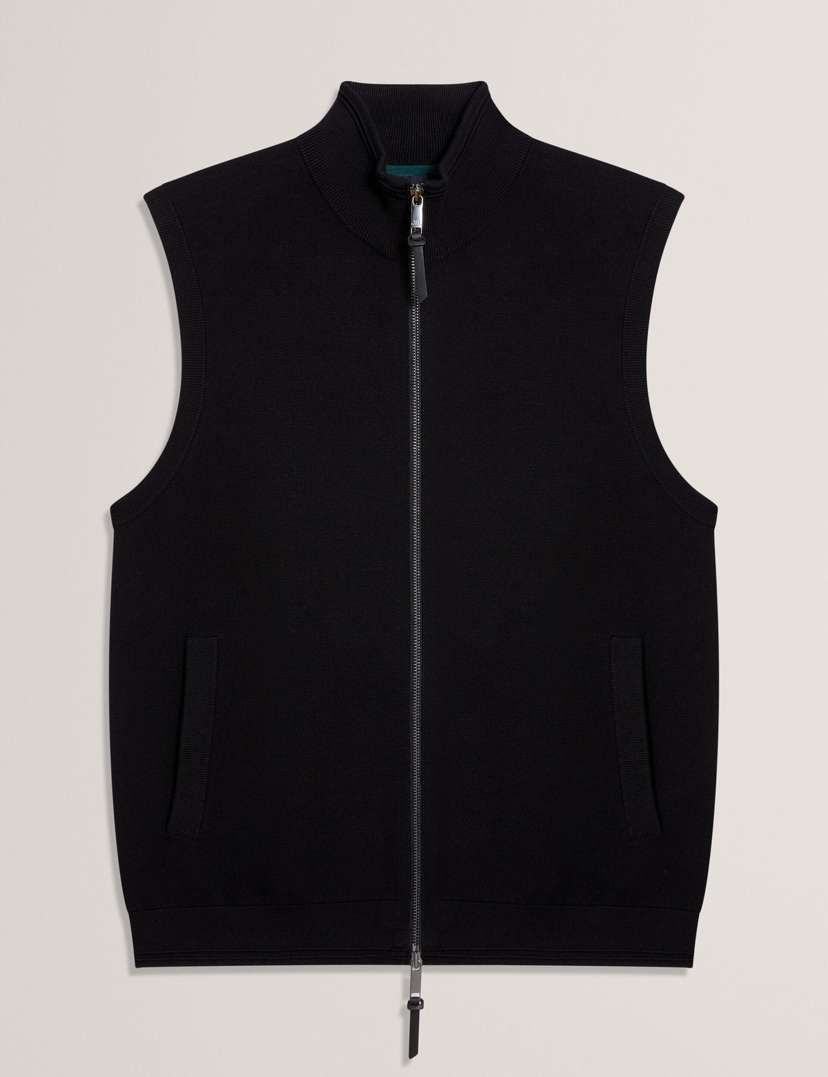 TERINCE | BLACK