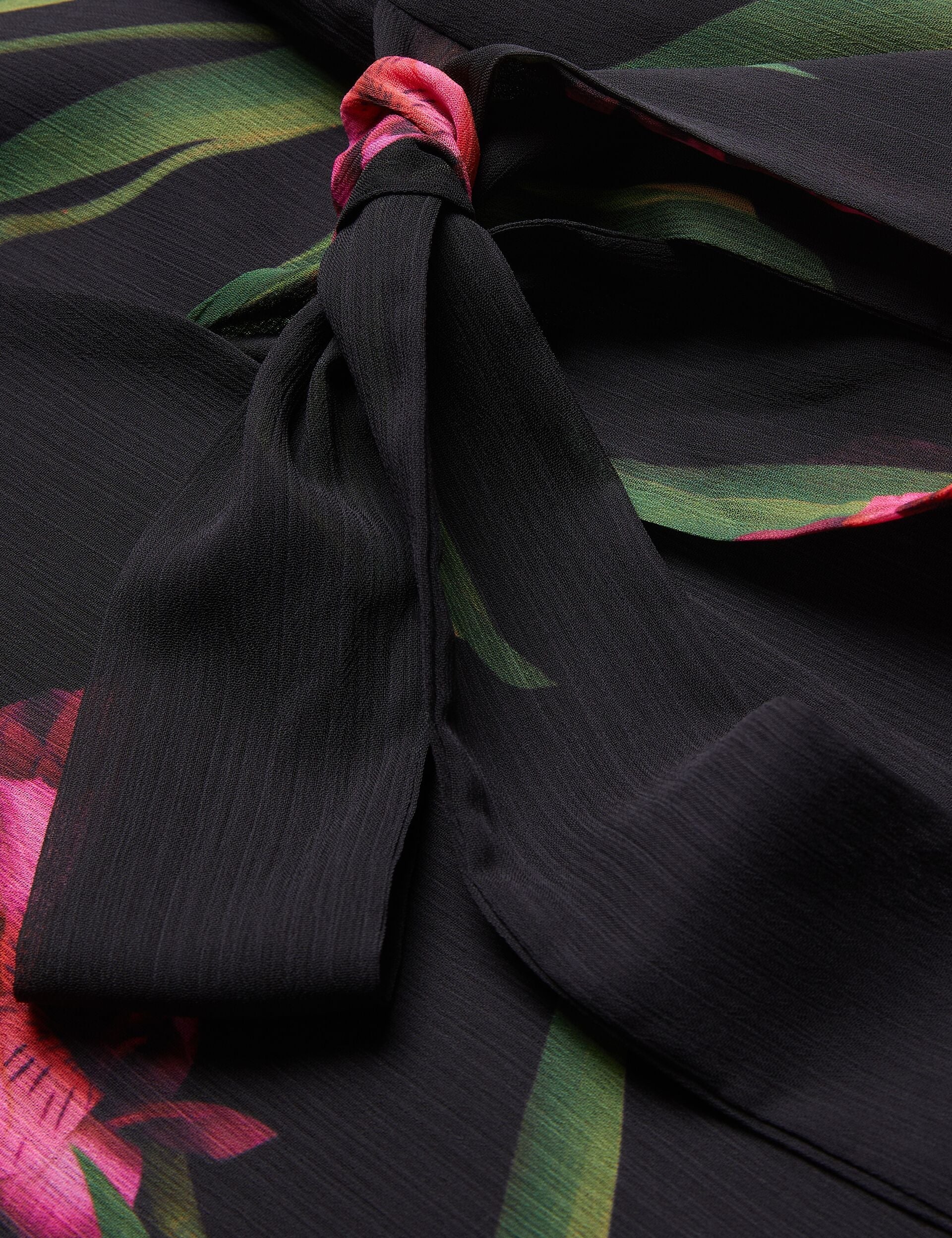 FASNIA | BLACK