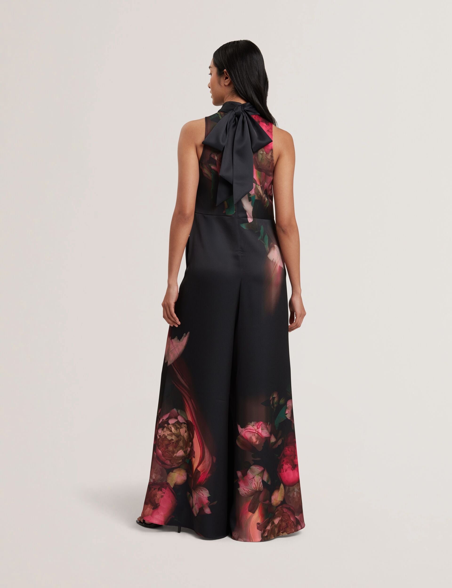  KINSALA | BLACK
