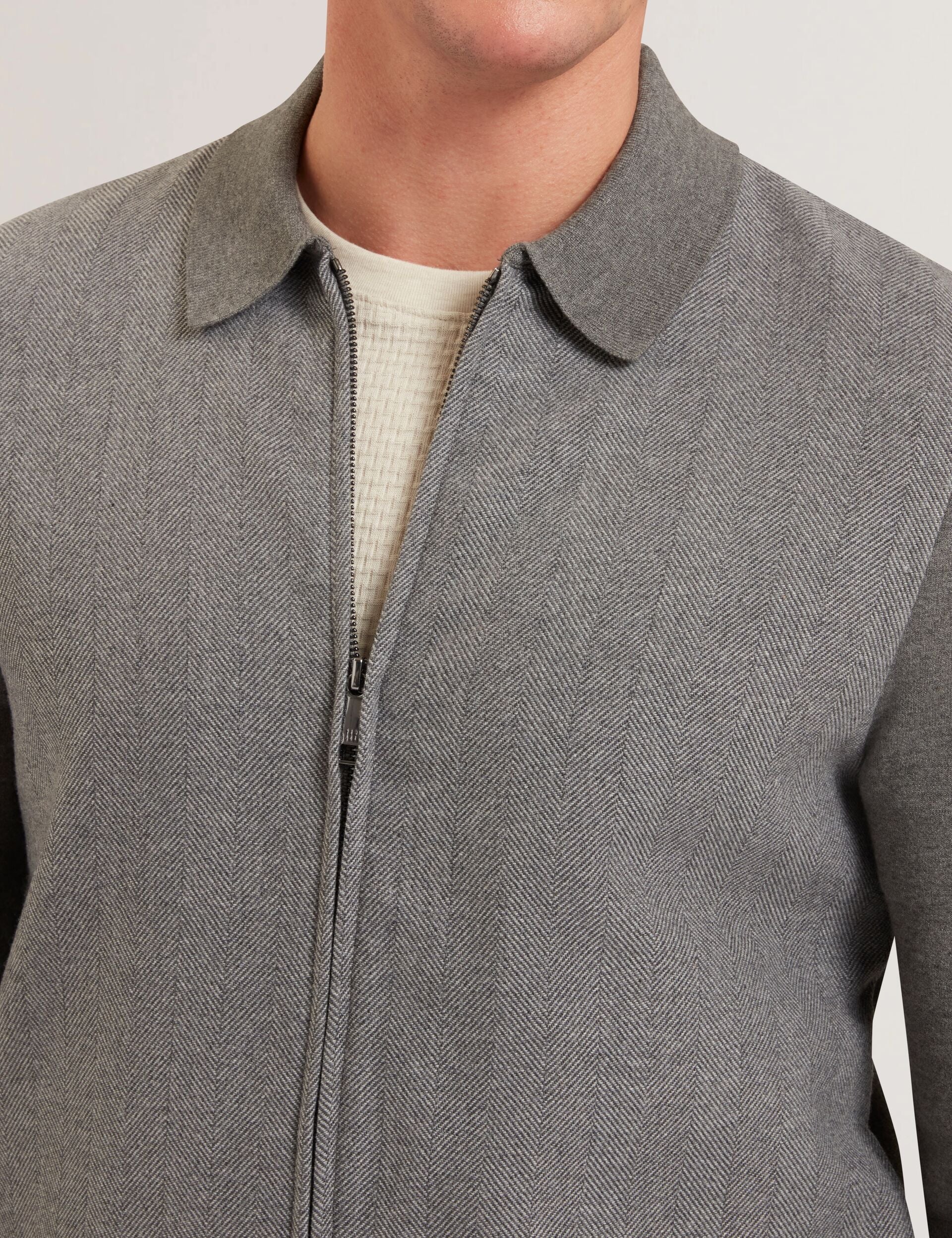  DEJO | GREY