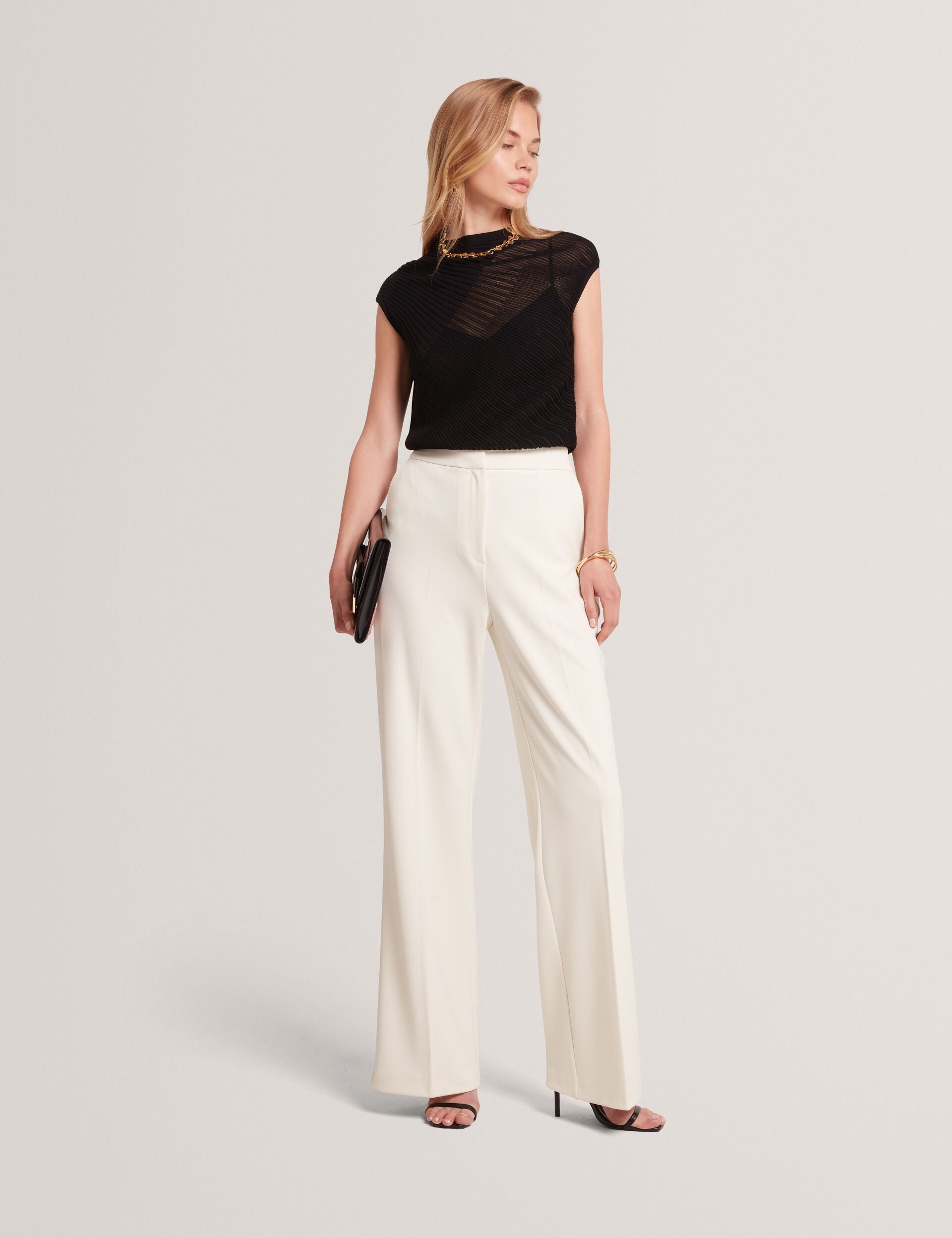  LAYYNII | BLACK