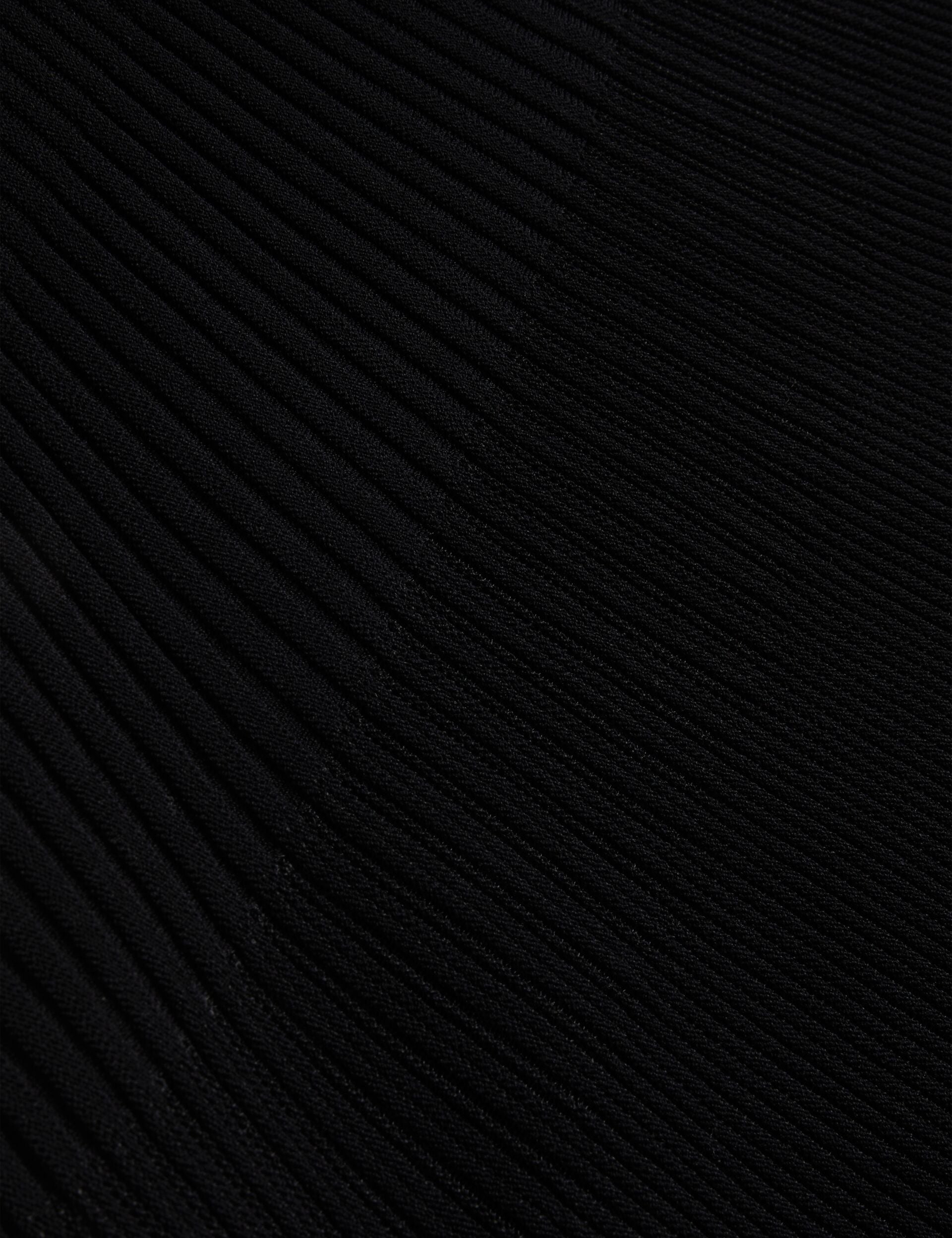  LAYYNII | BLACK