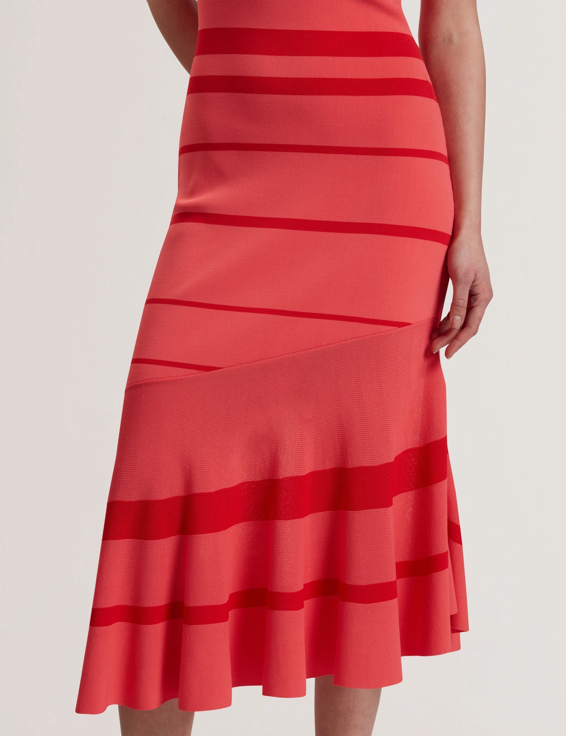  TILLEEA | CORAL