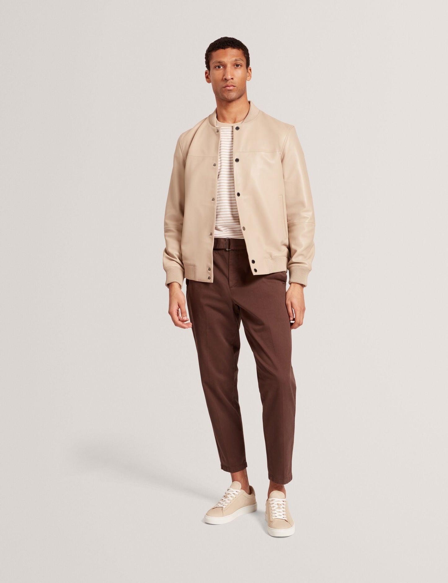 LEEAMS | TAUPE