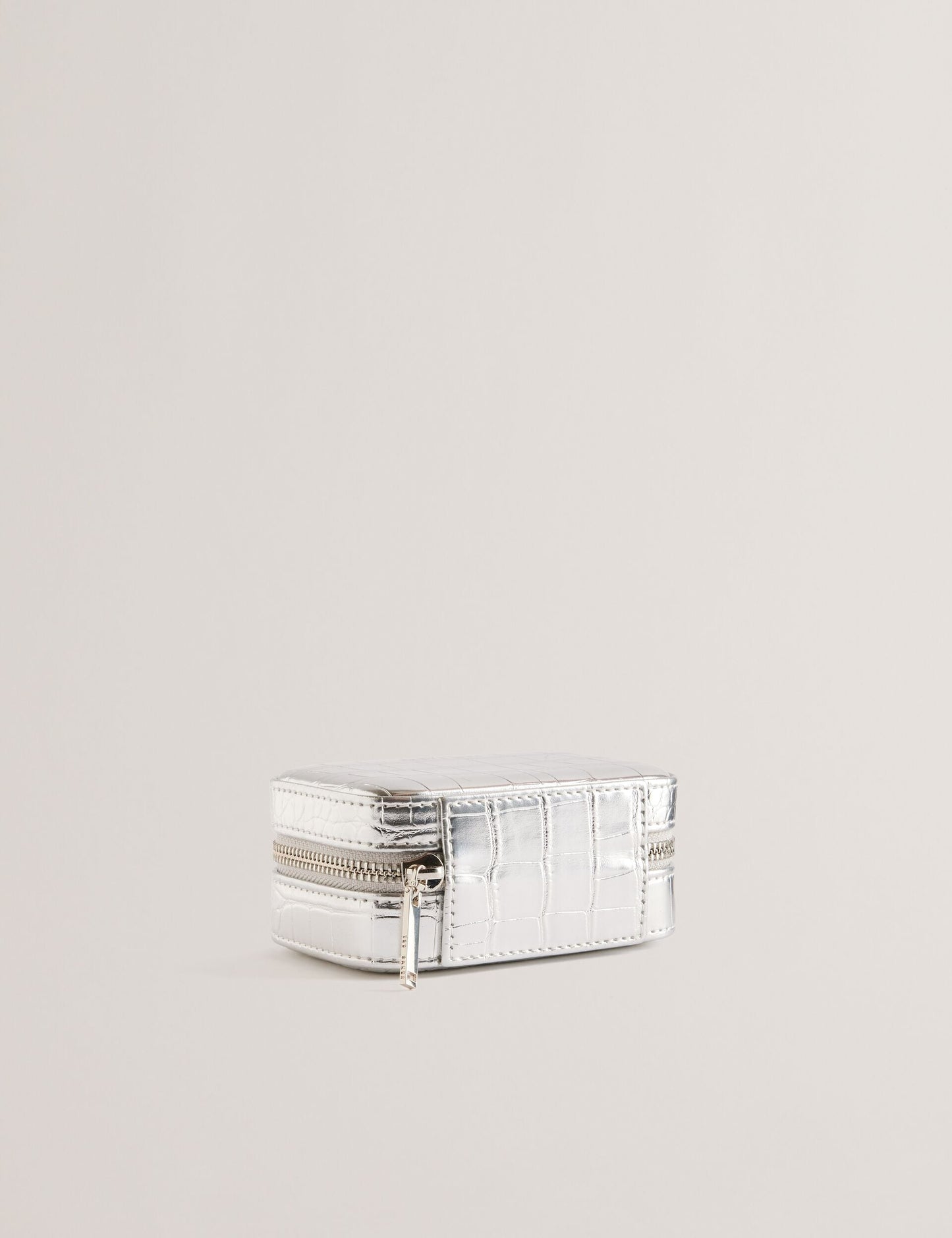  IVEE | SILVER