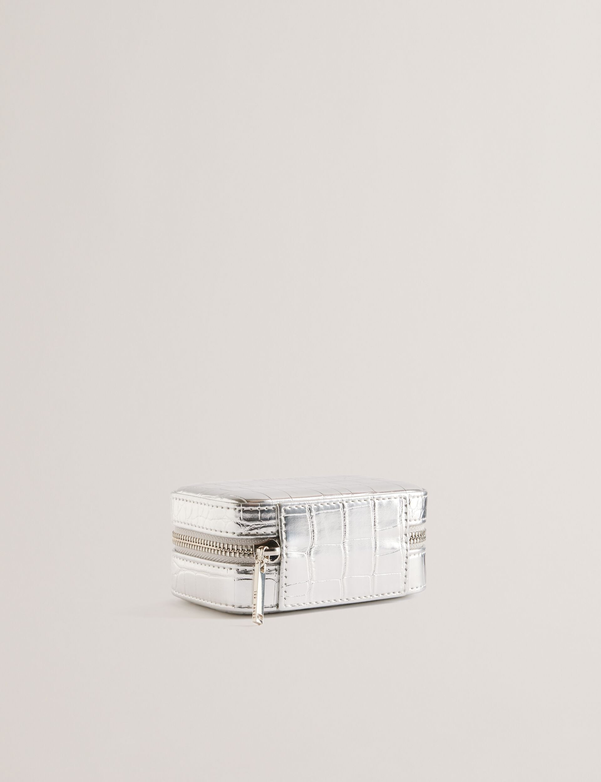  IVEE | SILVER