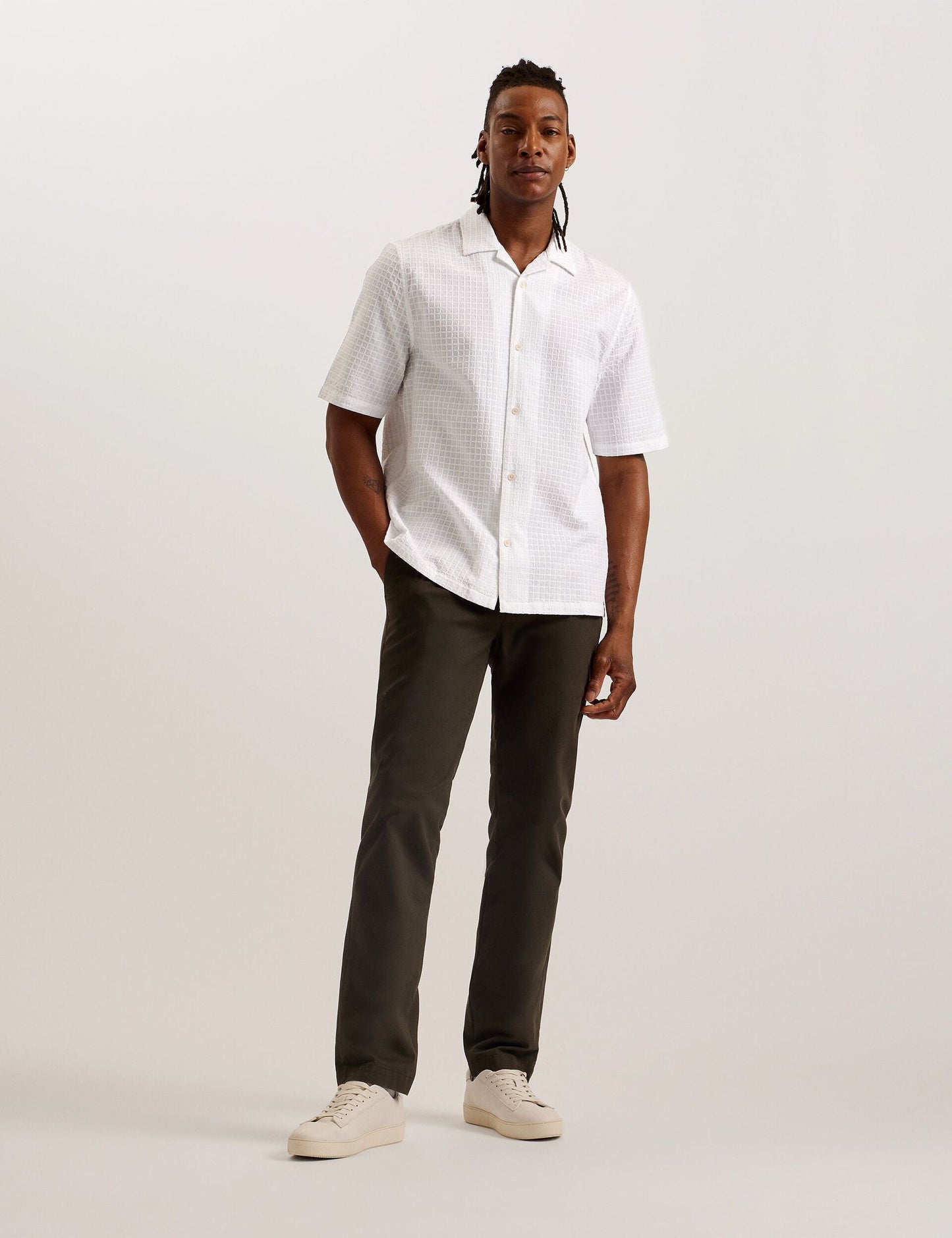  OISE | WHITE