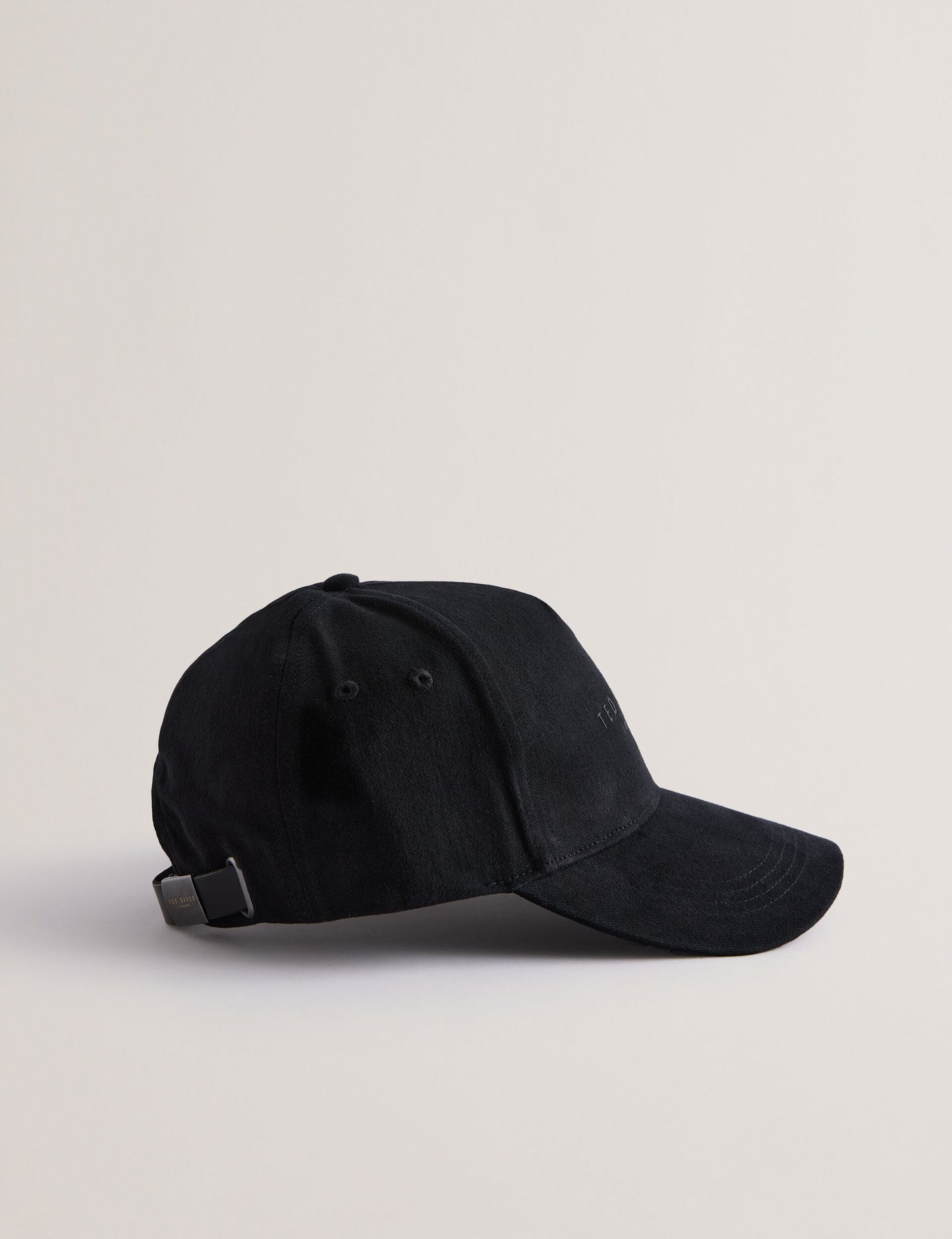  FREDDS | BLACK