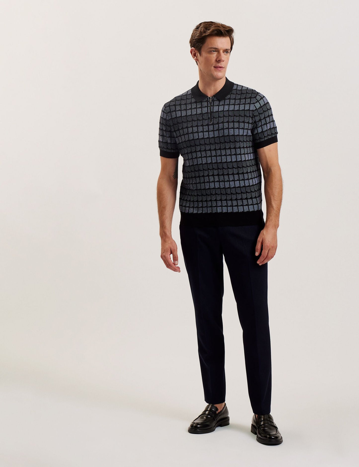  LEVERS | BLACK