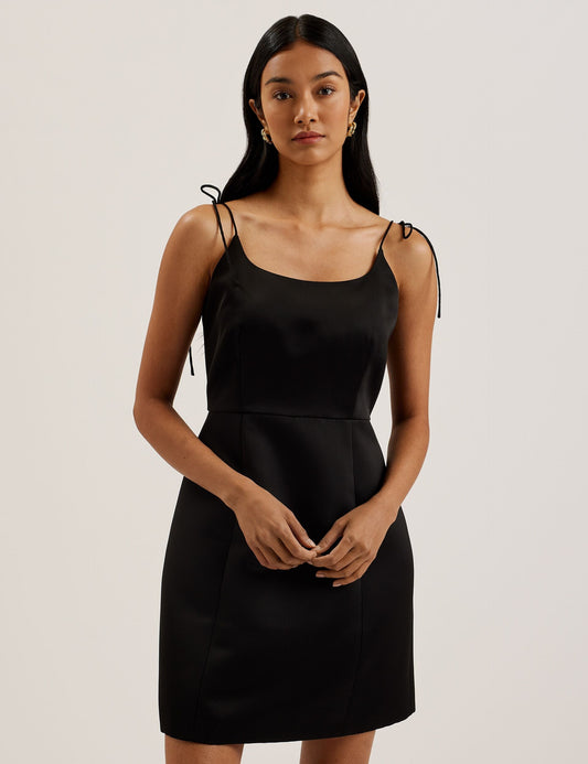  KAVALA | BLACK