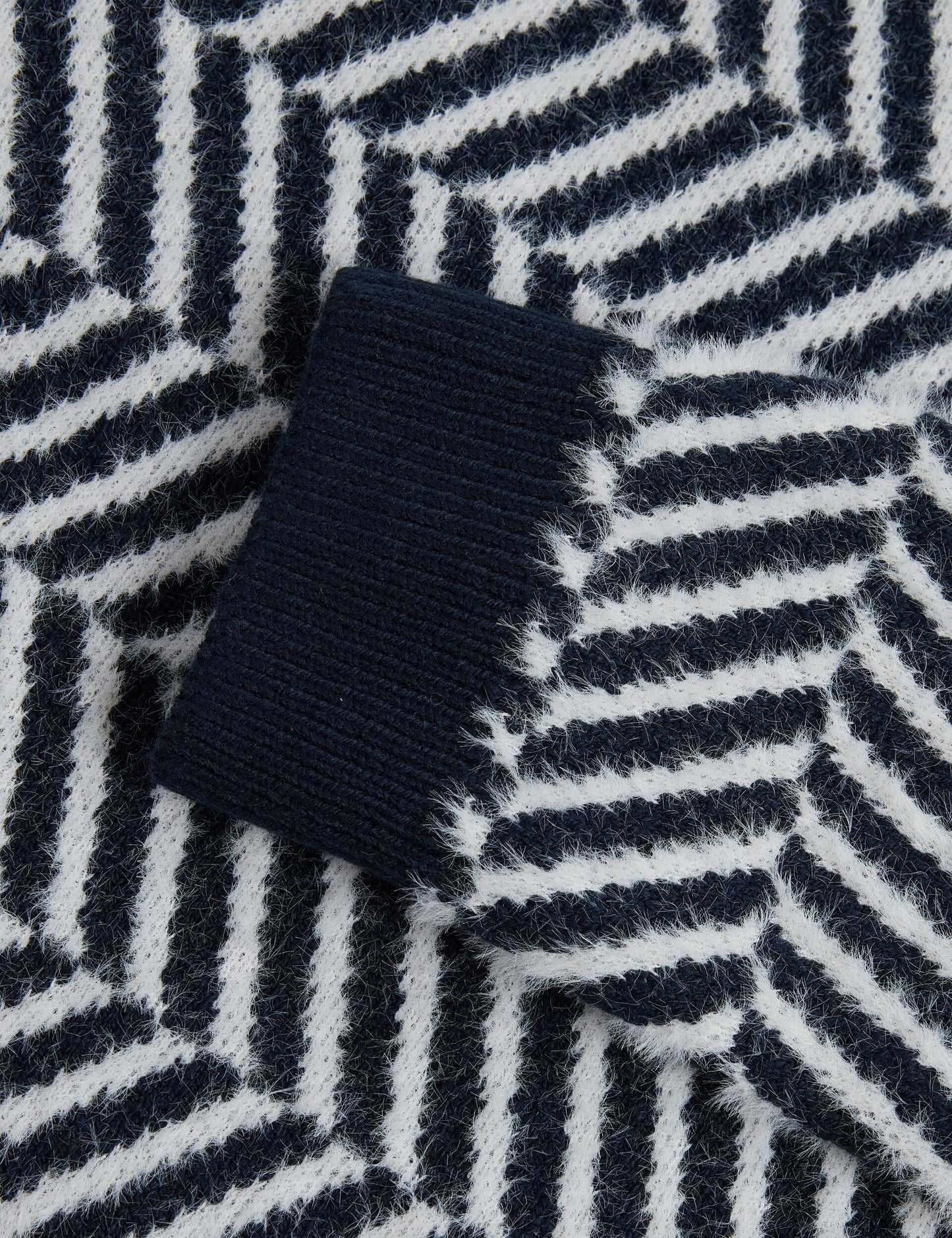  SERGEJ | NAVY