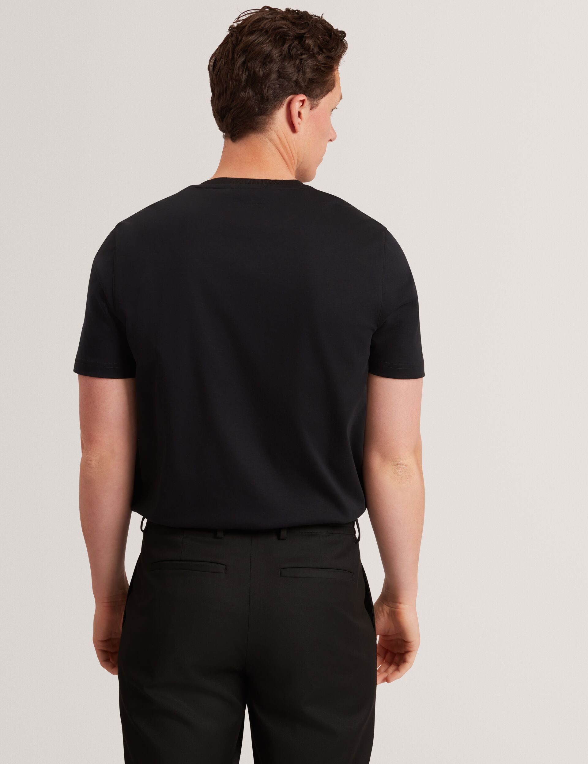  KONRRAD | BLACK